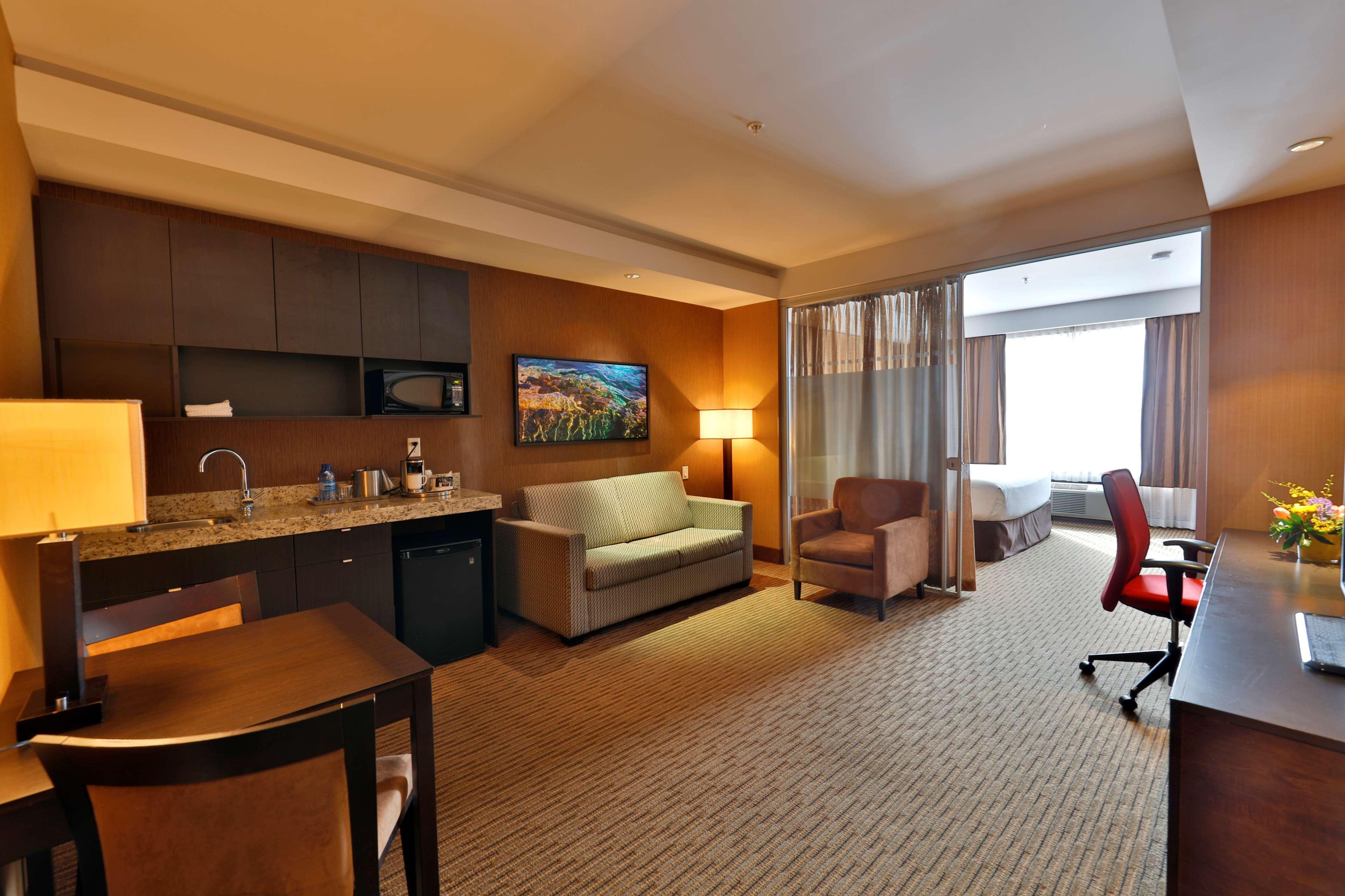 Edmonton Hotel & Convention Center เอดมันตัน ภายนอก รูปภาพ