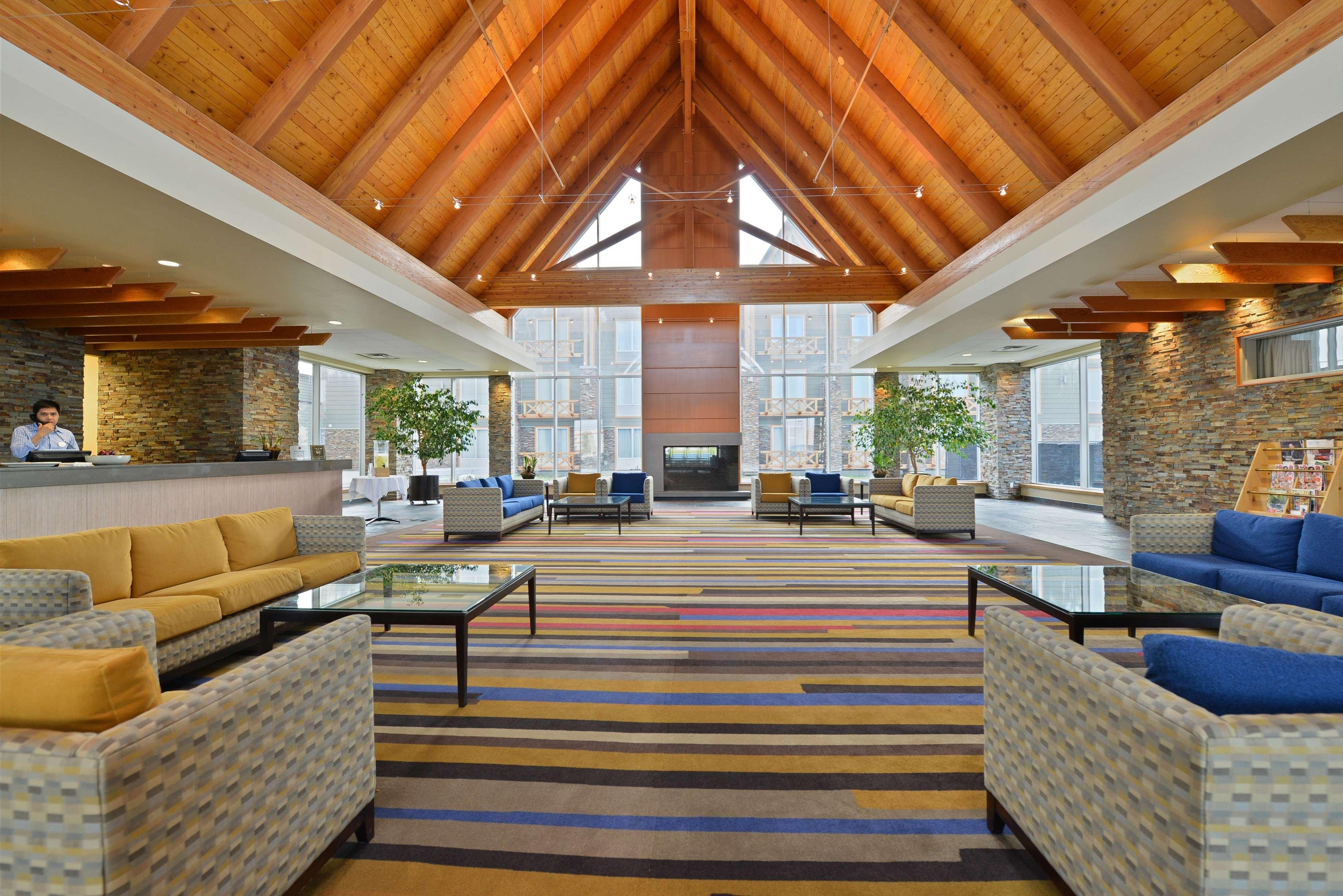 Edmonton Hotel & Convention Center เอดมันตัน ภายนอก รูปภาพ