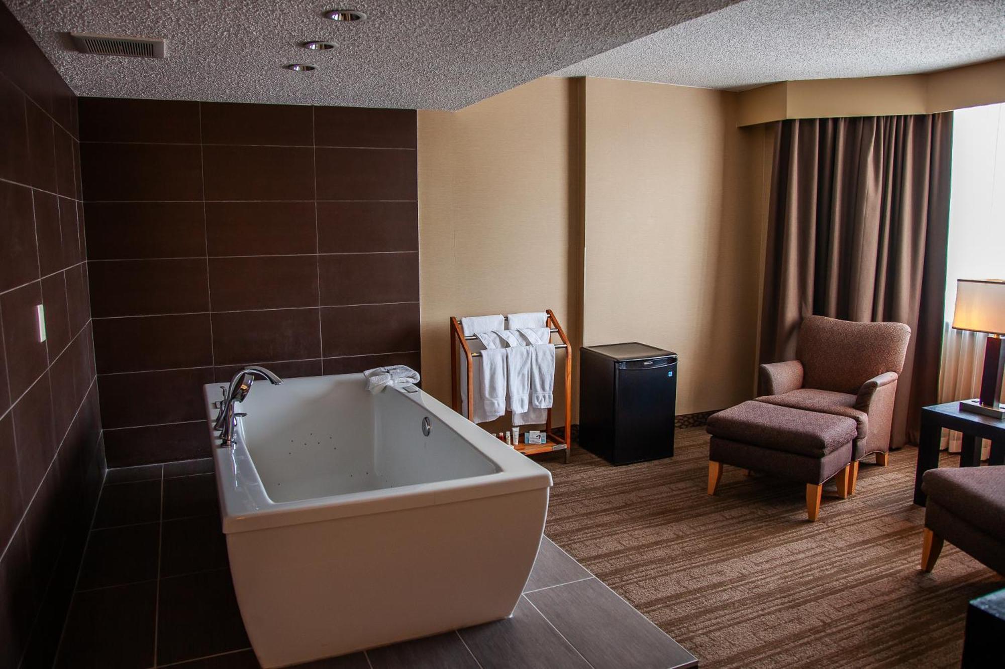 Edmonton Hotel & Convention Center เอดมันตัน ภายนอก รูปภาพ