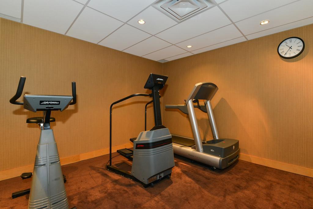 Edmonton Hotel & Convention Center เอดมันตัน ภายนอก รูปภาพ