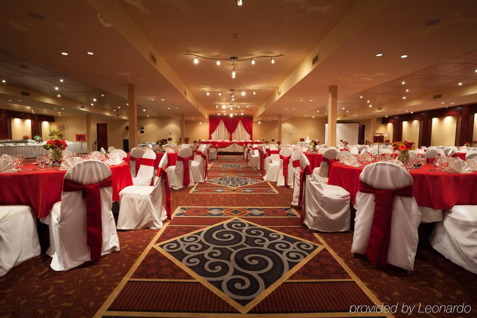 Edmonton Hotel & Convention Center เอดมันตัน ภายนอก รูปภาพ